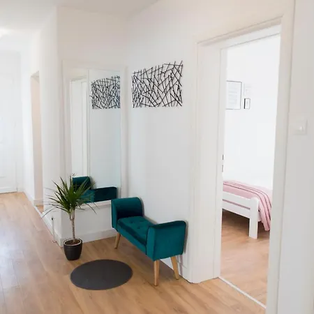 דירה Modern Mediterranean *