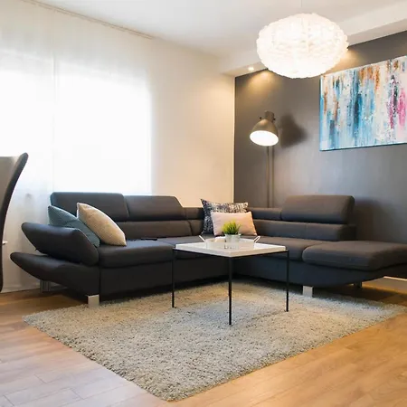 Modern Mediterranean דירה