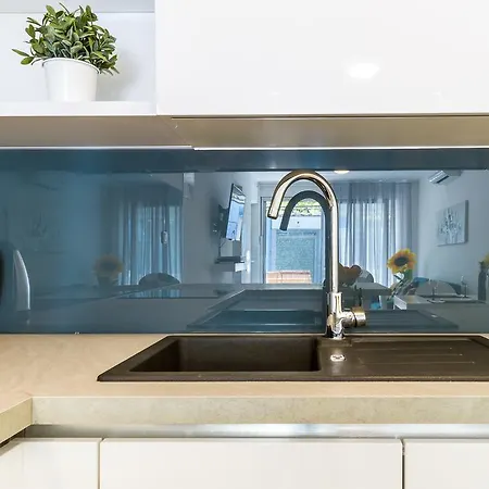Modern Mediterranean Apartment