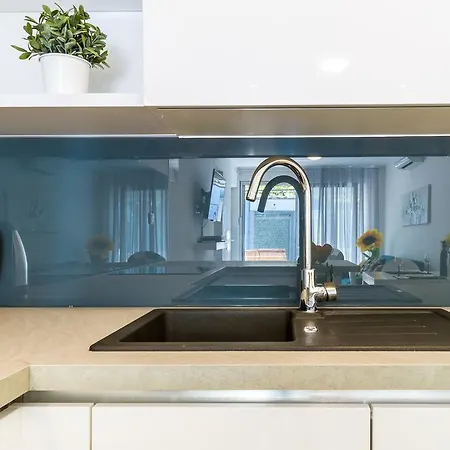 Modern Mediterranean דירה