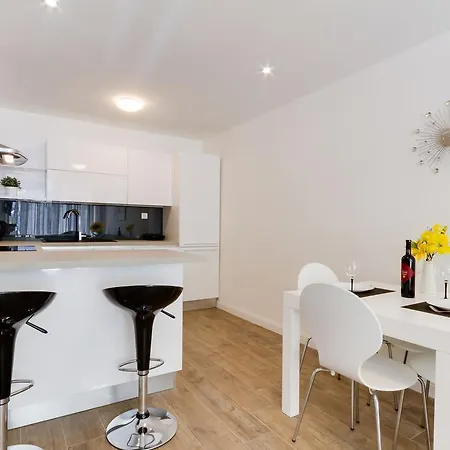 Modern Mediterranean Apartament