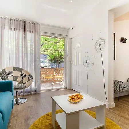 Modern Mediterranean Apartment