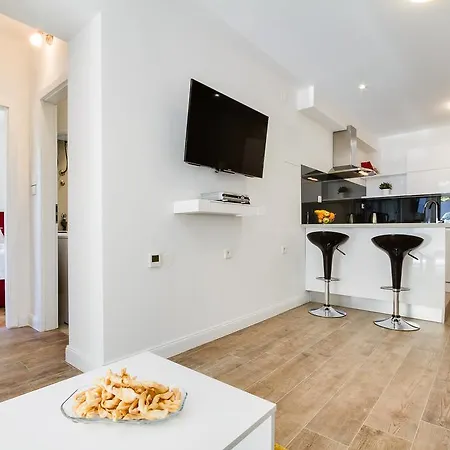 דירה Modern Mediterranean *