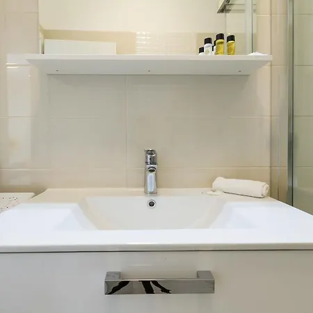 Apartment Modern Mediterranean