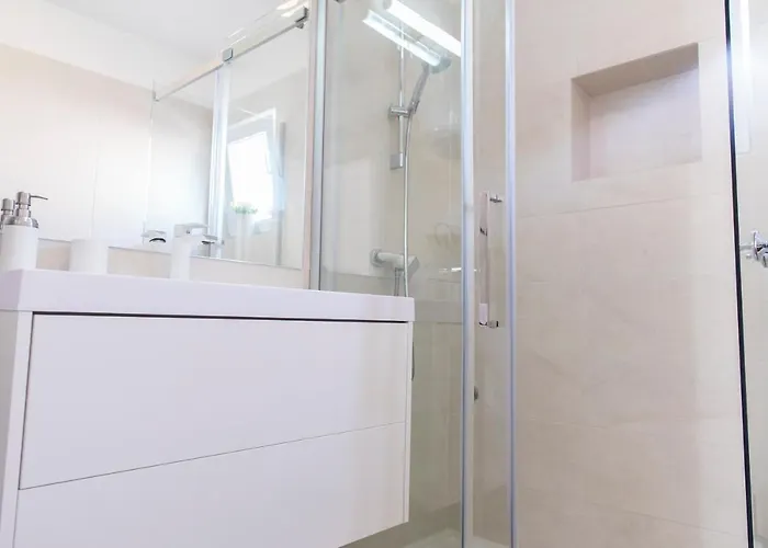 Daire Modern Mediterranean