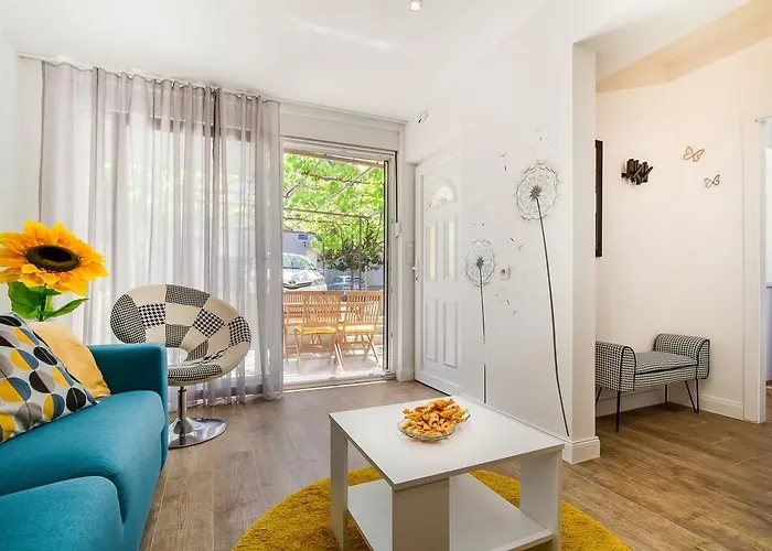 Modern Mediterranean Lejlighed